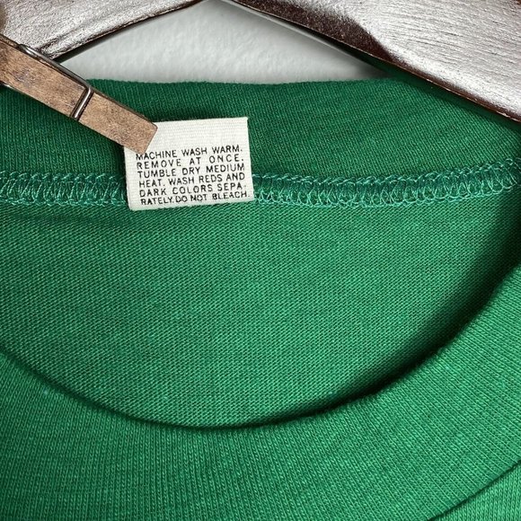 Vintage 1975 Frank Sinatra Graphic T-Shirt Mayo Spruce 30” Bust Sz Small Tee - Picture 8 of 9